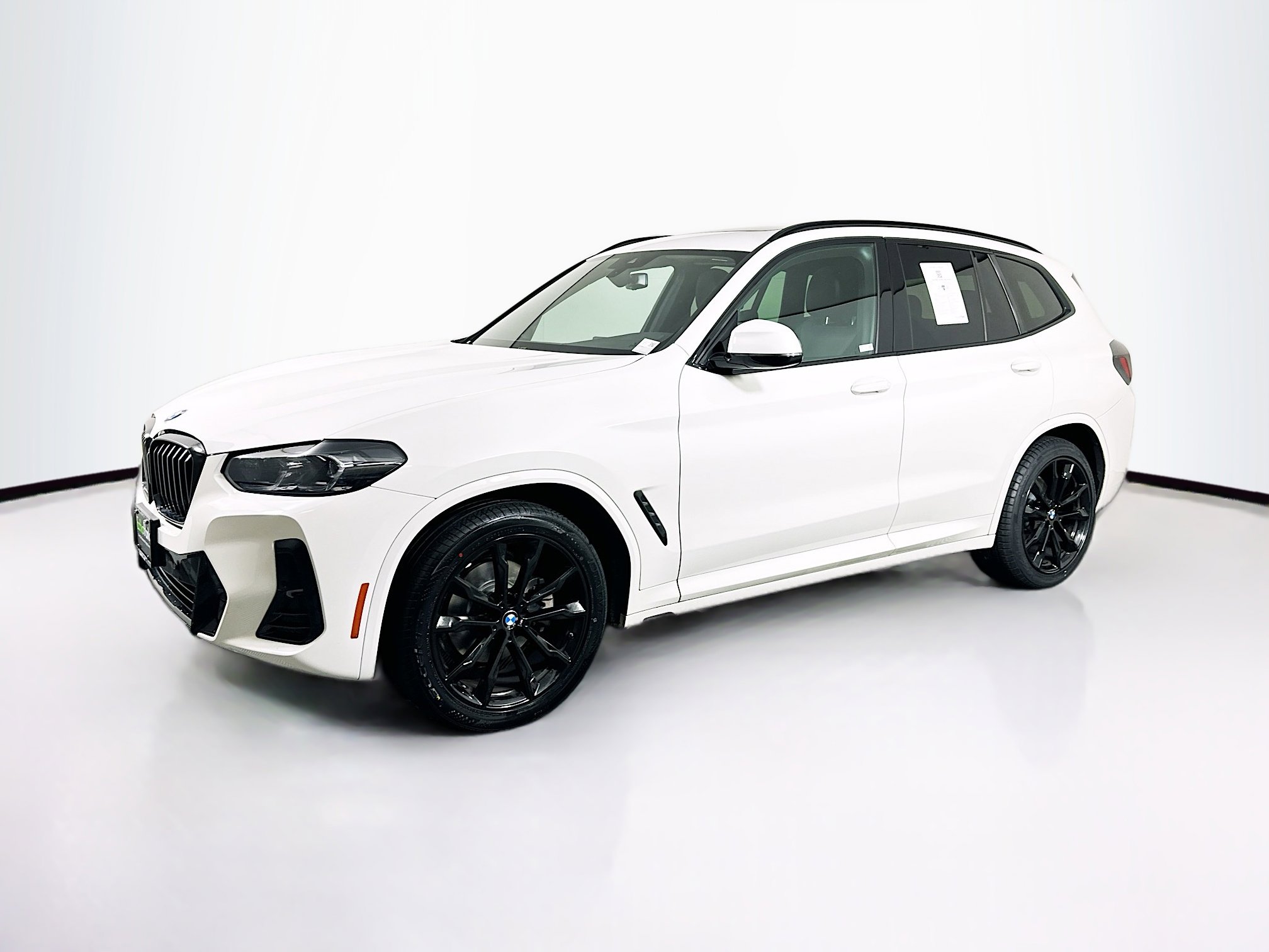 Used 2023 BMW X3 sDrive30i w/ M Sport Package RWD image 3