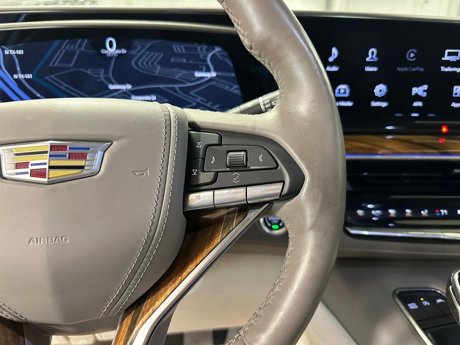 Used 2024 Cadillac Escalade Sport Platinum w/ LPO, ONYX Package AWD/4WD image 22