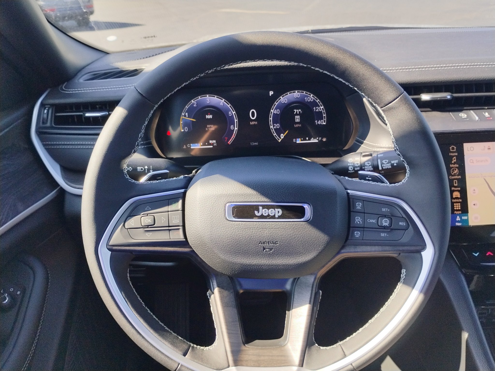New 2027 Jeep Grand Cherokee Altitude AWD/4WD image 36