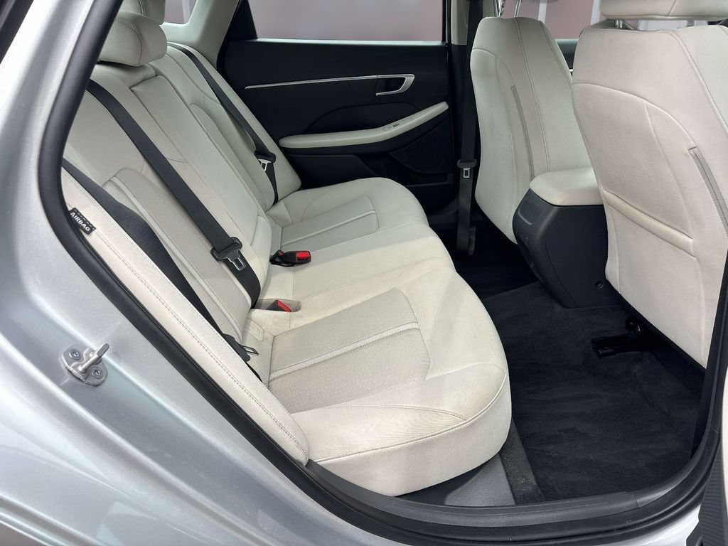 Used 2025 Hyundai Sonata SEL FWD image 16