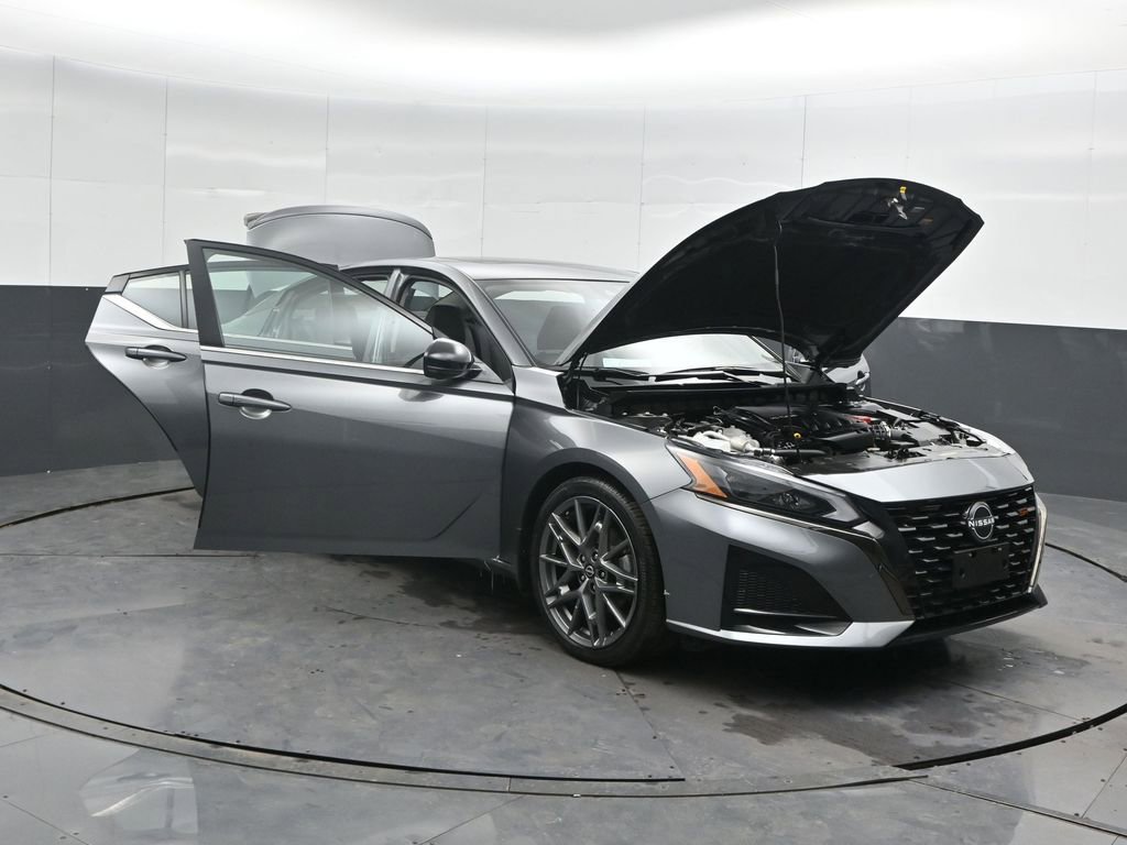 Used 2023 Nissan Altima 2.0 SR FWD image 53