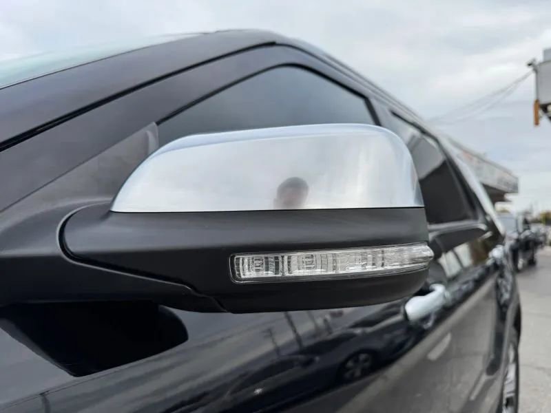 Used 2018 Ford Explorer Platinum image 10