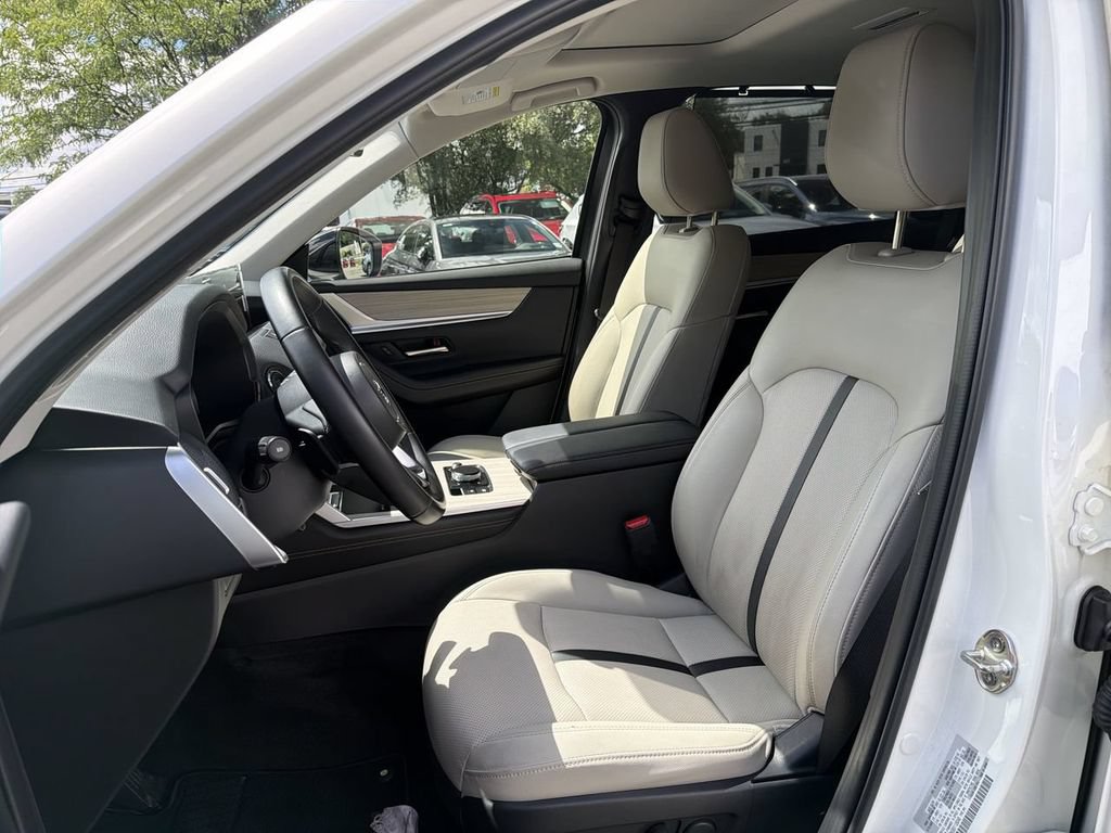 Certified 2025 MAZDA CX-70 3.3 Turbo w/ Premium Package AWD/4WD image 15
