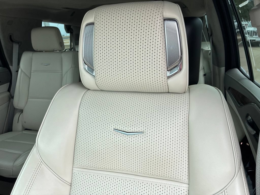 Used 2024 Cadillac Escalade Premium Luxury Platinum RWD image 8