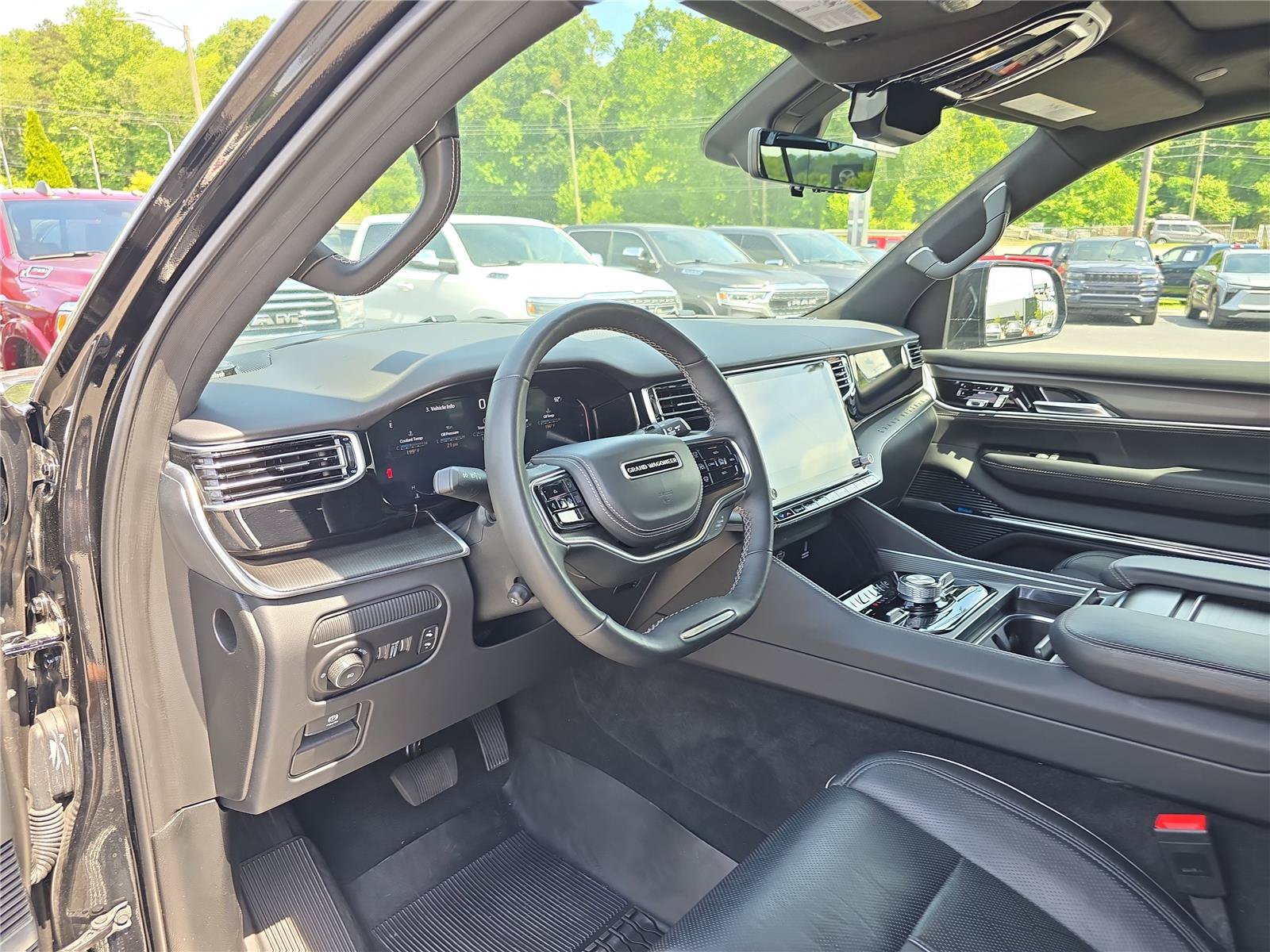 Used 2024 Jeep Wagoneer Series III w/ Premium Group I AWD/4WD image 22