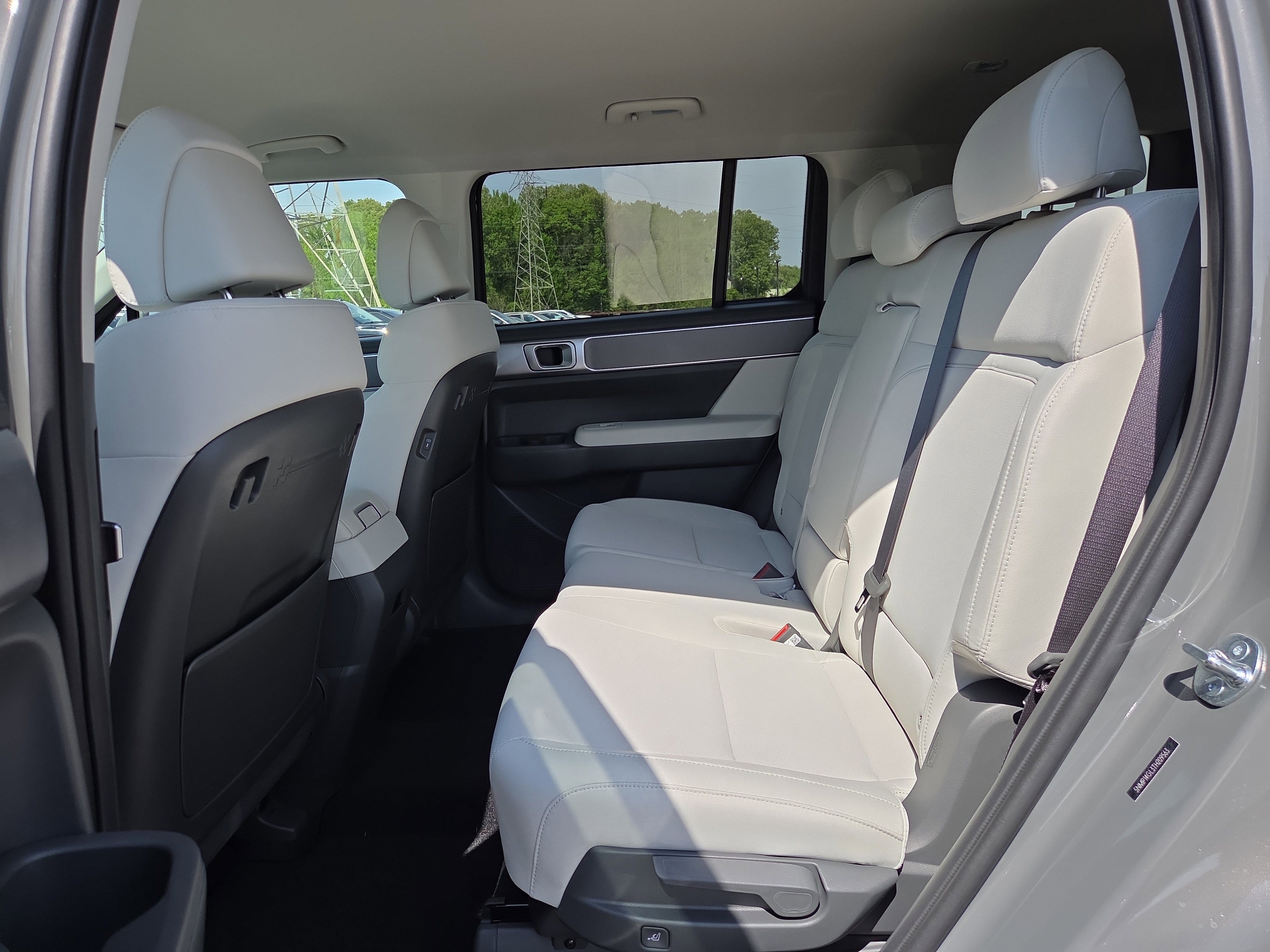 New 2026 Hyundai Santa Fe SE FWD image 7