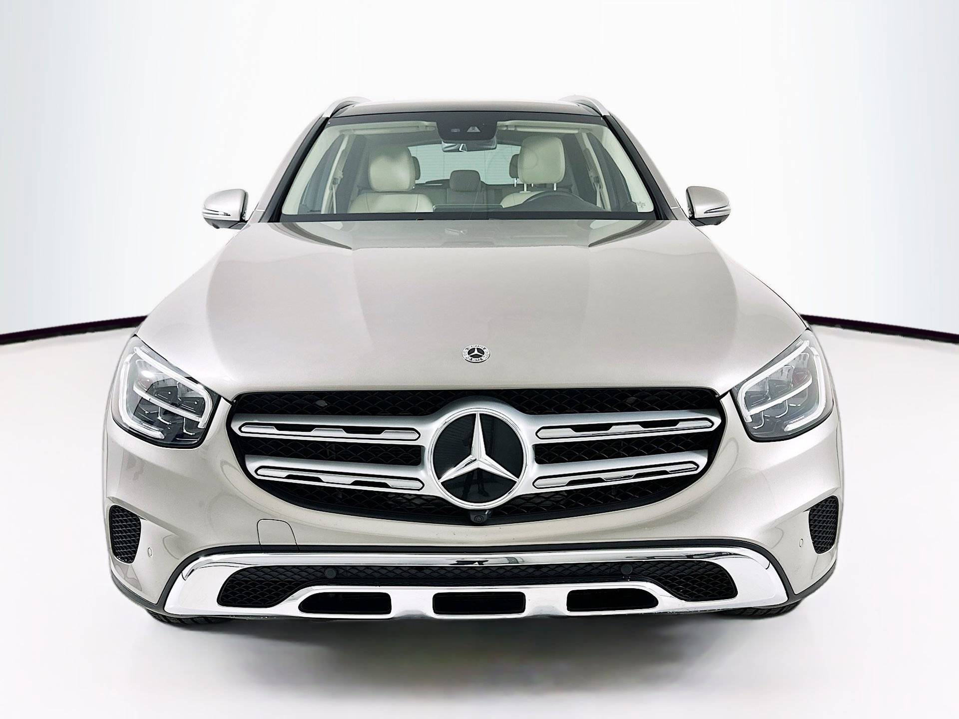 Used 2022 Mercedes-Benz GLC 300 image 2
