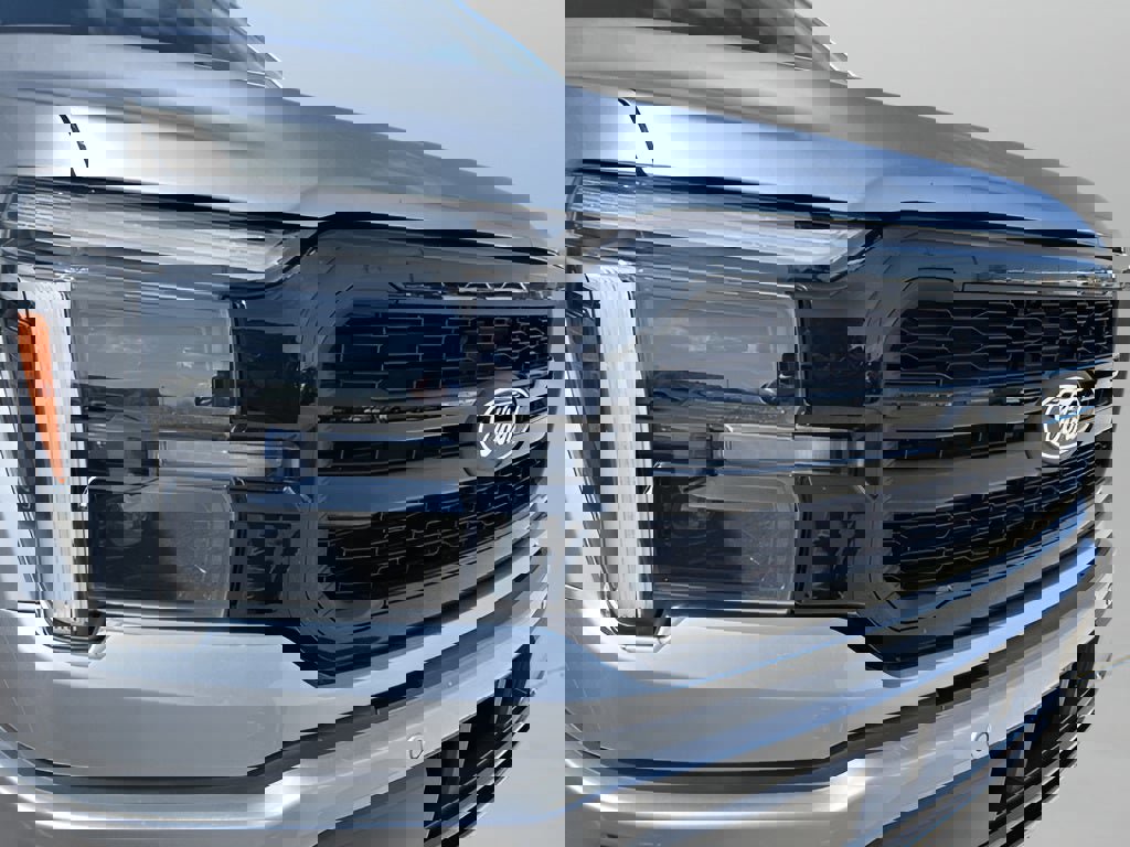 Used 2025 Ford F150 Lariat w/ Equipment Group 502A High image 23