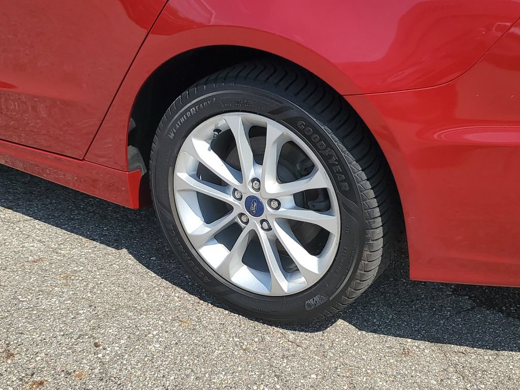 Used 2020 Ford Fusion SE FWD image 34