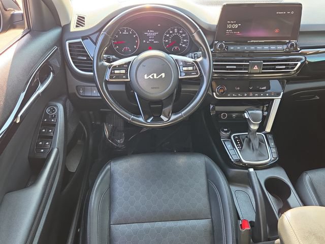 Used 2023 Kia Seltos EX AWD/4WD image 14