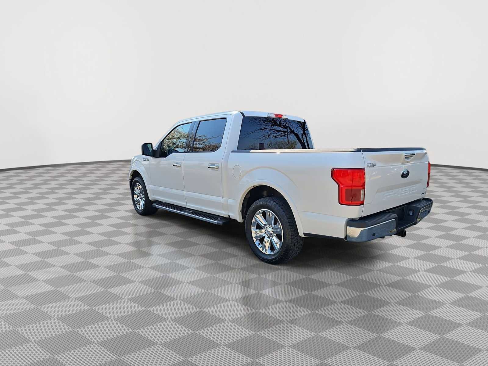 Used 2019 Ford F150 Lariat image 6
