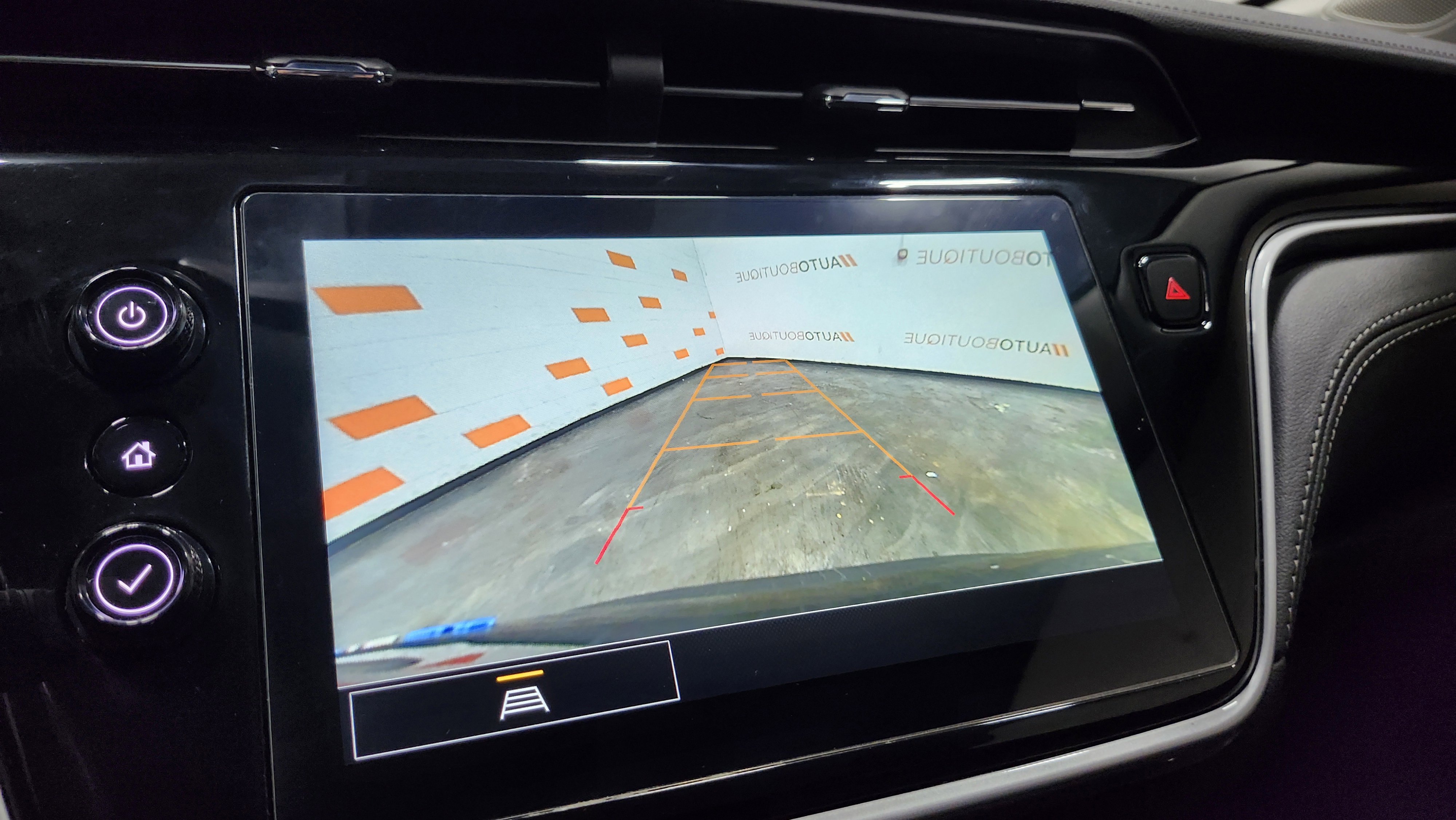 Used 2023 Chevrolet Bolt EUV LT w/ Driver Confidence Package image 2