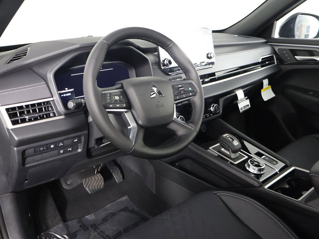 New 2025 Mitsubishi Outlander SEL Black Edition image 32