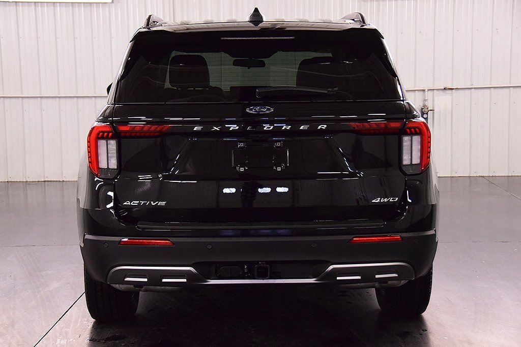 New 2026 Ford Explorer Active w/ Active Comfort Package image 6