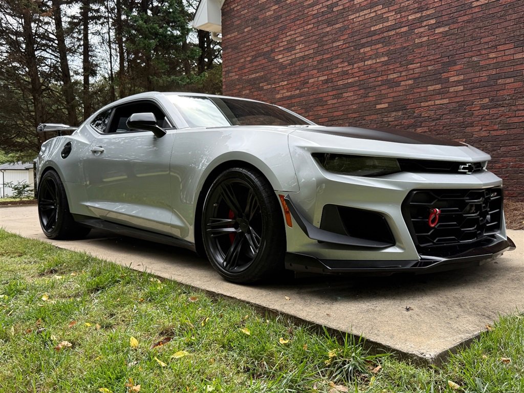 Used 2018 Chevrolet Camaro ZL1 image 30