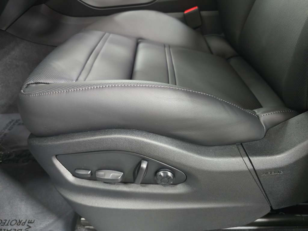 Certified 2026 Porsche Cayenne S AWD/4WD image 23