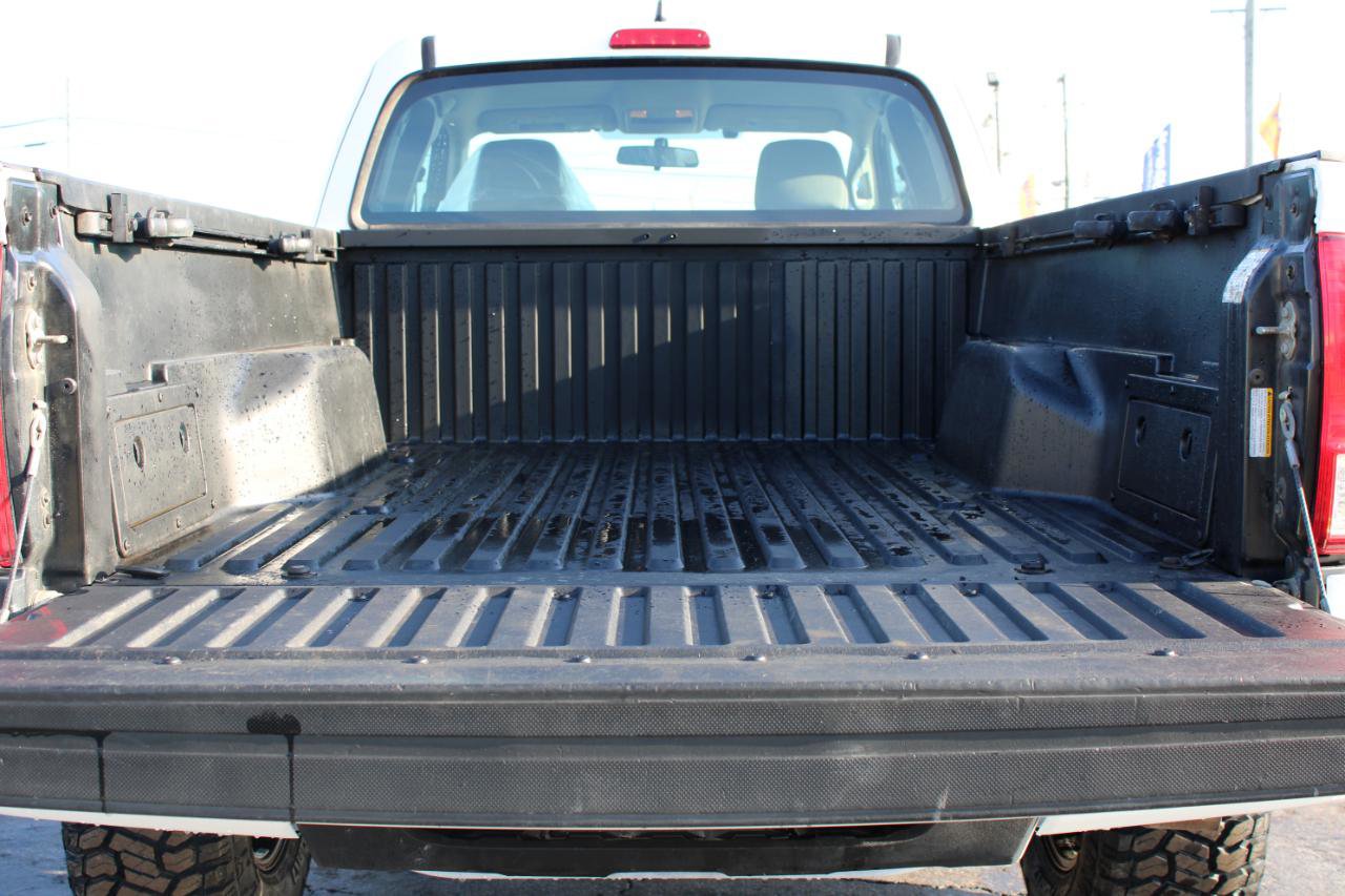 Used 2016 Toyota Tacoma SR image 9