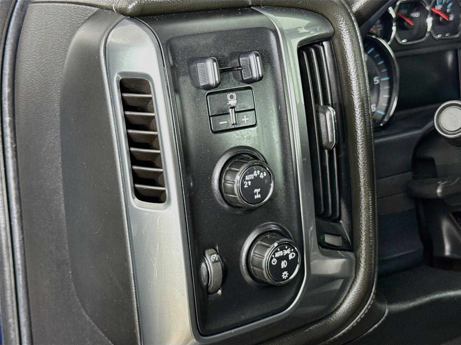 Used 2017 Chevrolet Silverado 1500 LTZ Z71 w/ LTZ Plus Package AWD/4WD image 12