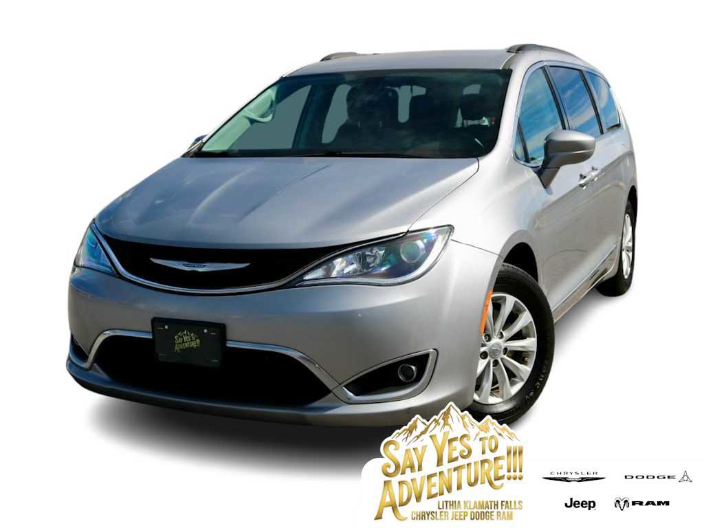 Used 2017 Chrysler Pacifica Touring-L image 1