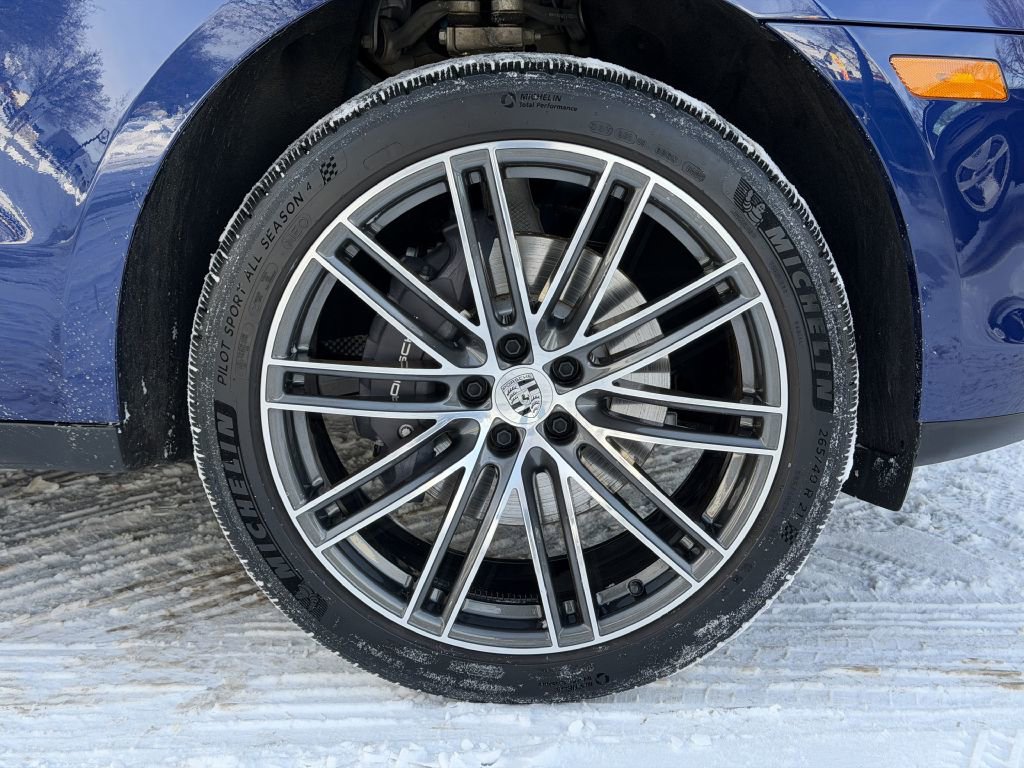 Used 2024 Porsche Macan BASE image 19