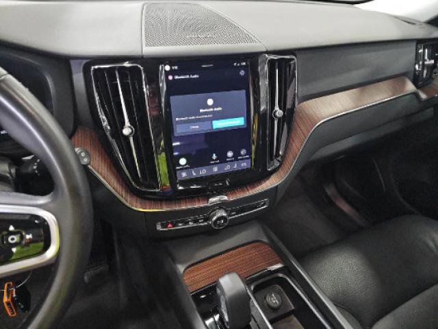 Used 2023 Volvo XC60 B5 Plus AWD/4WD image 11
