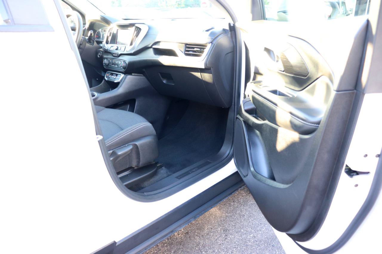 Used 2024 GMC Terrain SLE AWD/4WD image 15