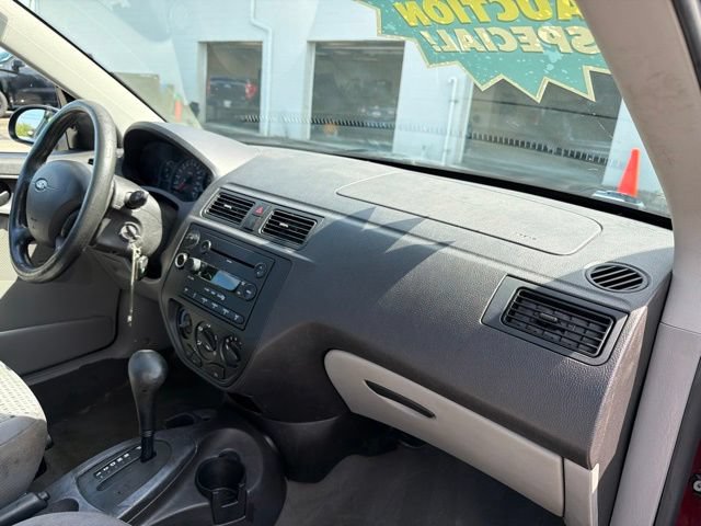 Used 2006 Ford Focus ZX4 Sedan FWD image 22