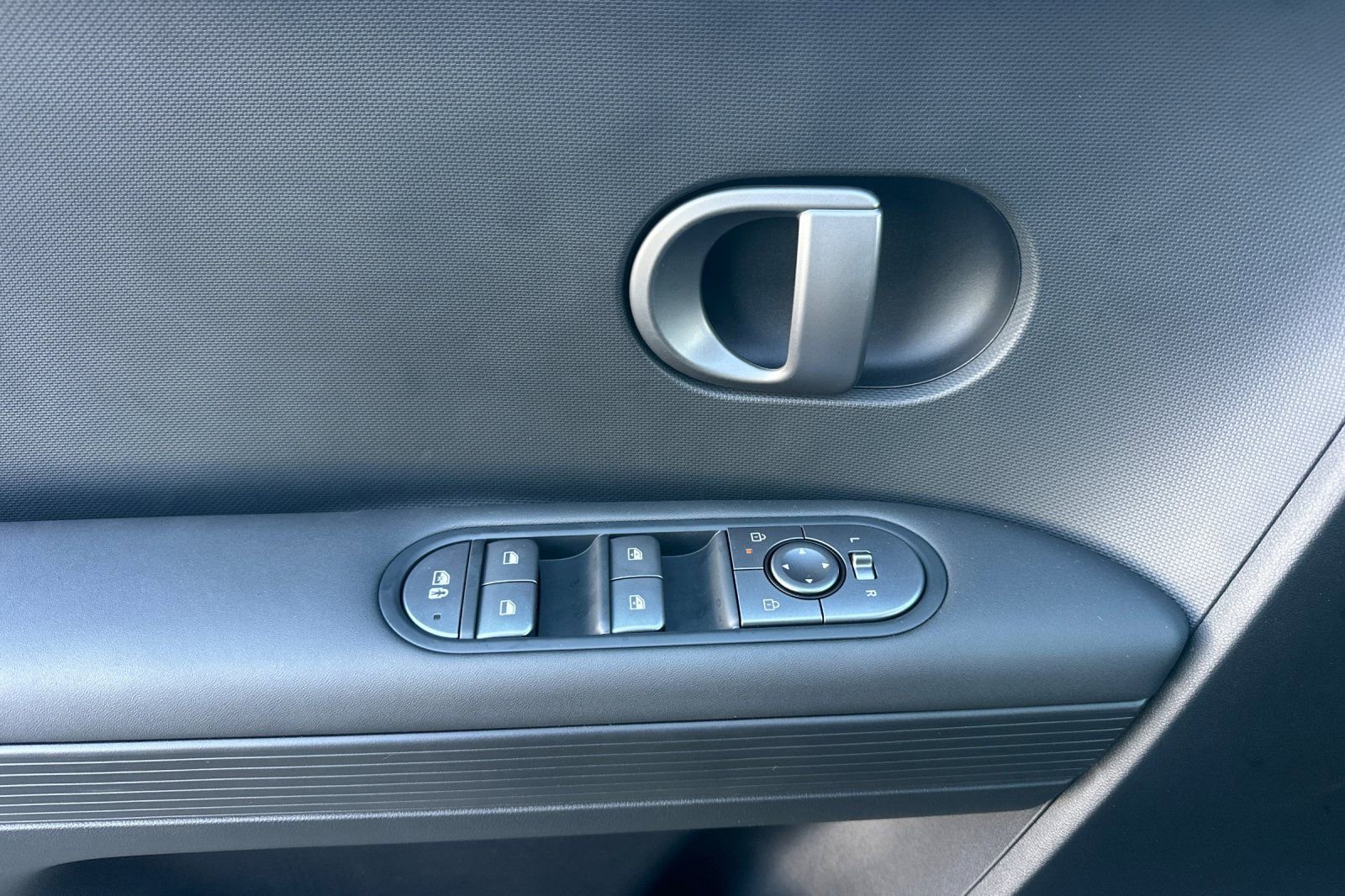 New 2026 Hyundai Ioniq 5 SEL image 11