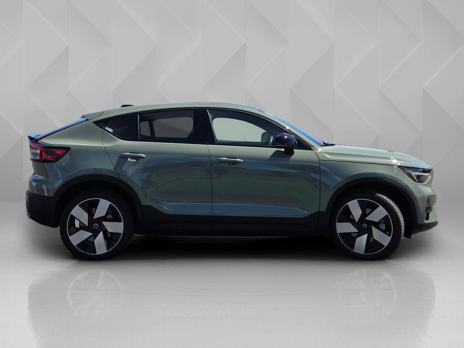 Certified 2023 Volvo C40 P8 Recharge Ultimate AWD/4WD image 7