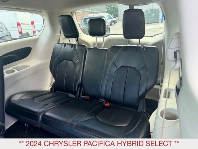 Used 2024 Chrysler Pacifica Limited FWD image 14