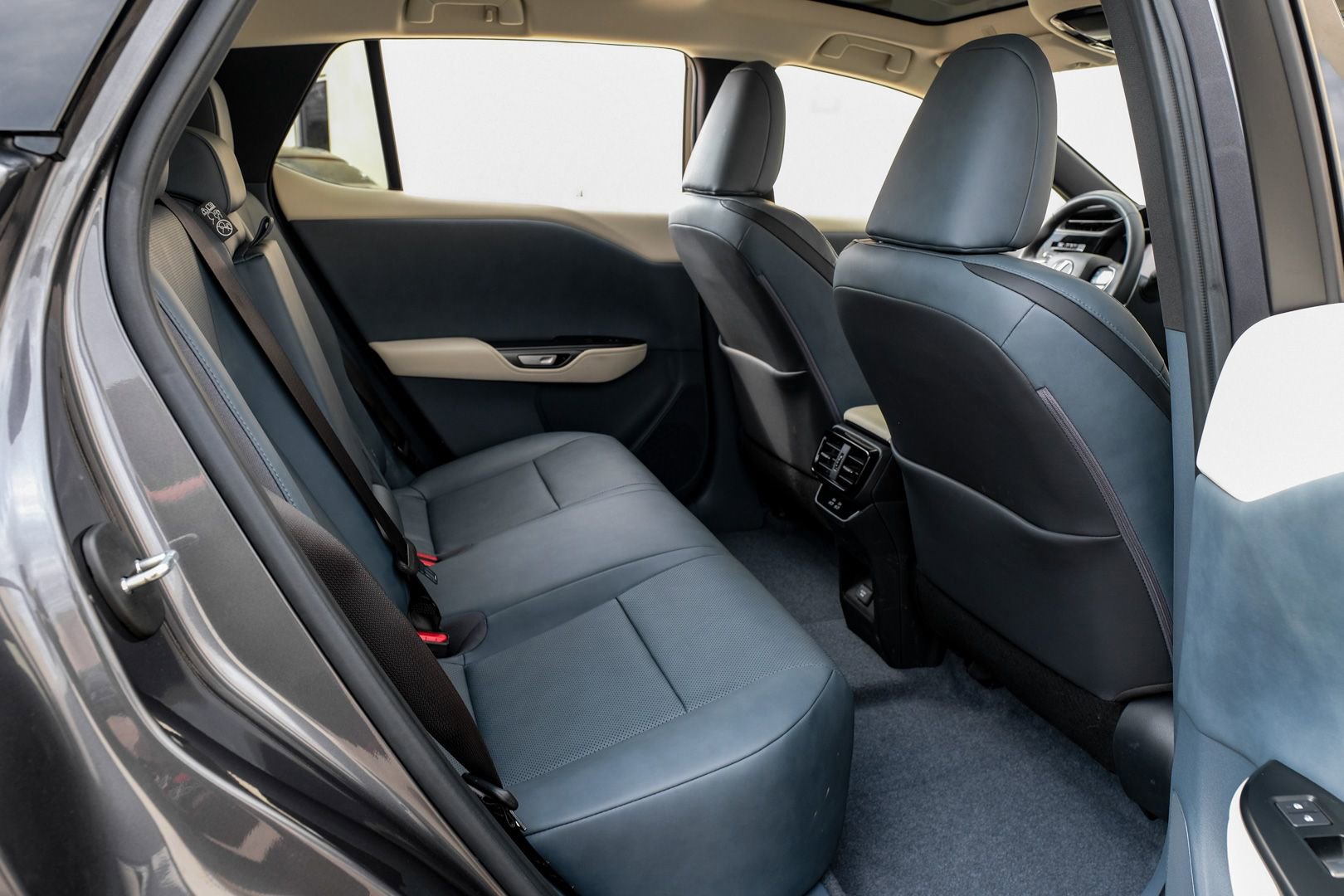 Used 2023 Lexus RZ 450e Premium w/ Technology Package image 34