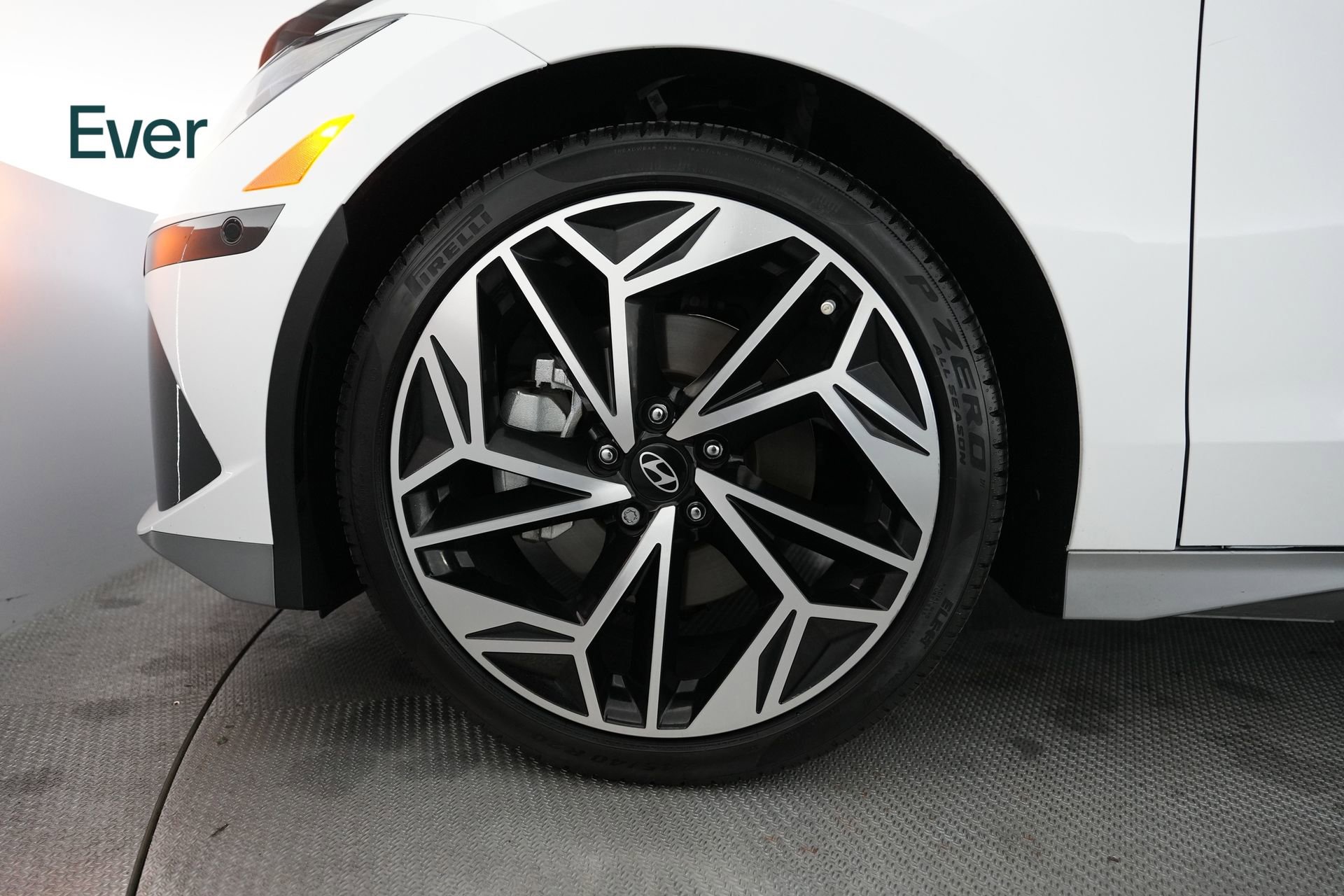 Used 2024 Hyundai Ioniq 6 Limited image 19