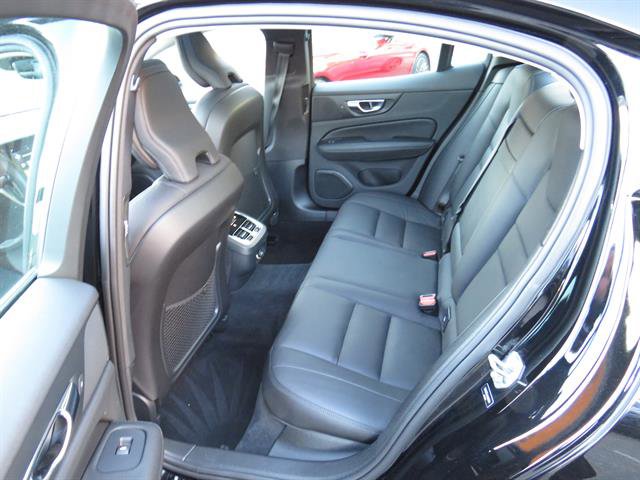 Used 2020 Volvo S60 T6 Inscription w/ Protection Package Premier image 21