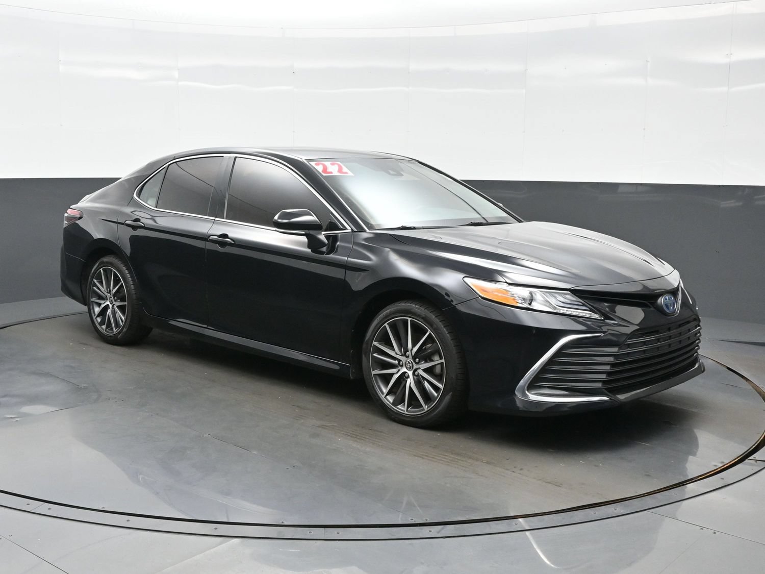 Used 2022 Toyota Camry XLE FWD image 8
