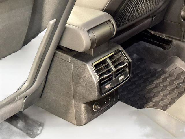 Certified 2022 Audi Q3 2.0T Premium w/ Convenience Package AWD/4WD image 17