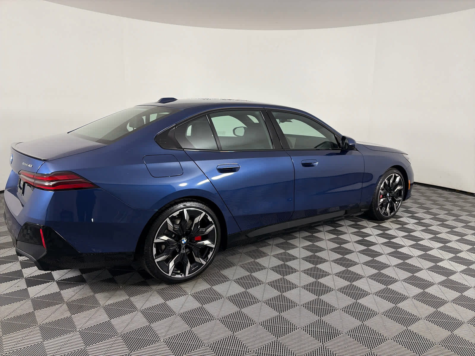 New 2026 BMW i5 eDrive40 w/ M Sport Package image 4