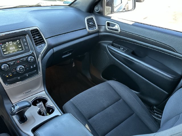 Used 2015 Jeep Grand Cherokee Laredo w/ Quick Order Package 23E RWD image 12