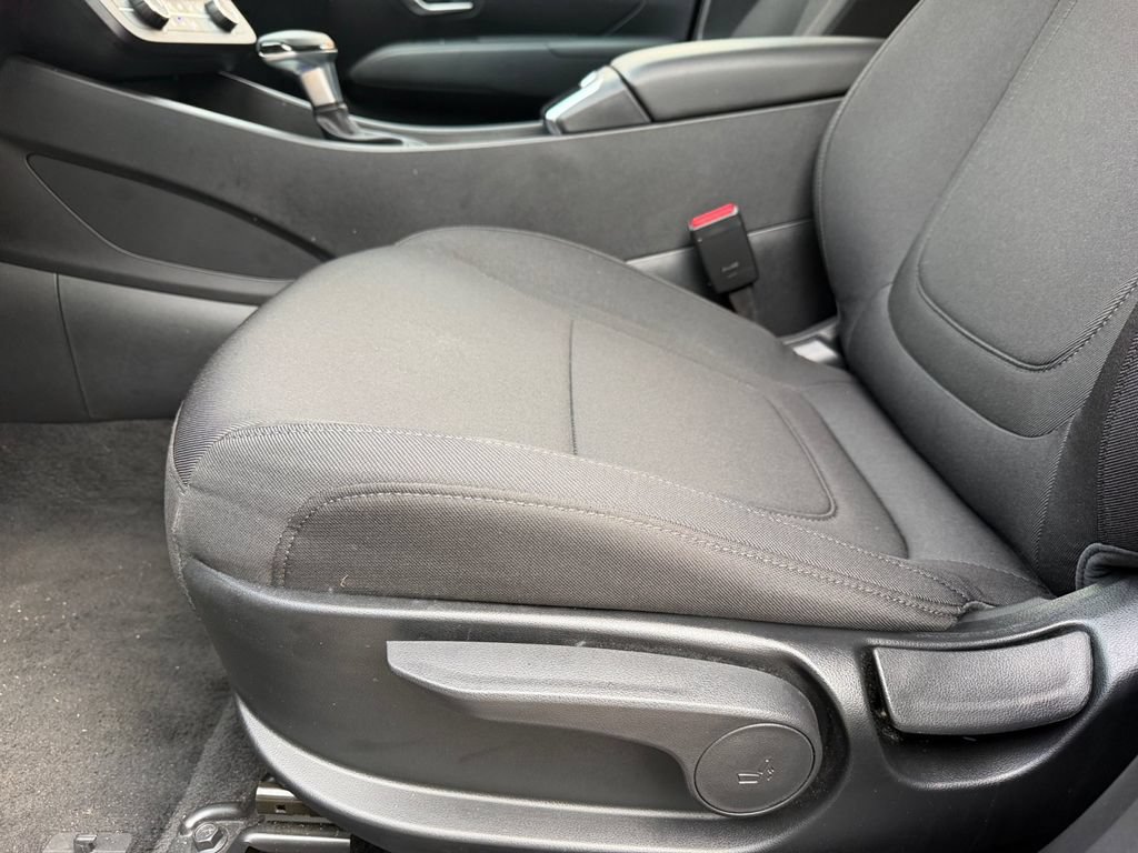 Used 2026 Hyundai Tucson SE FWD image 11