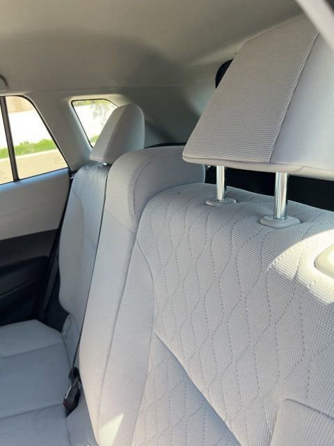 Used 2025 Toyota Corolla Cross L image 9