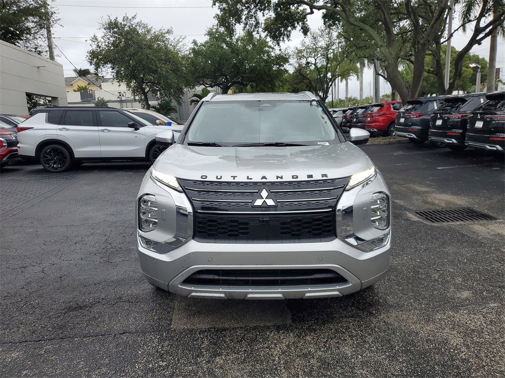 New 2025 Mitsubishi Outlander SEL image 2