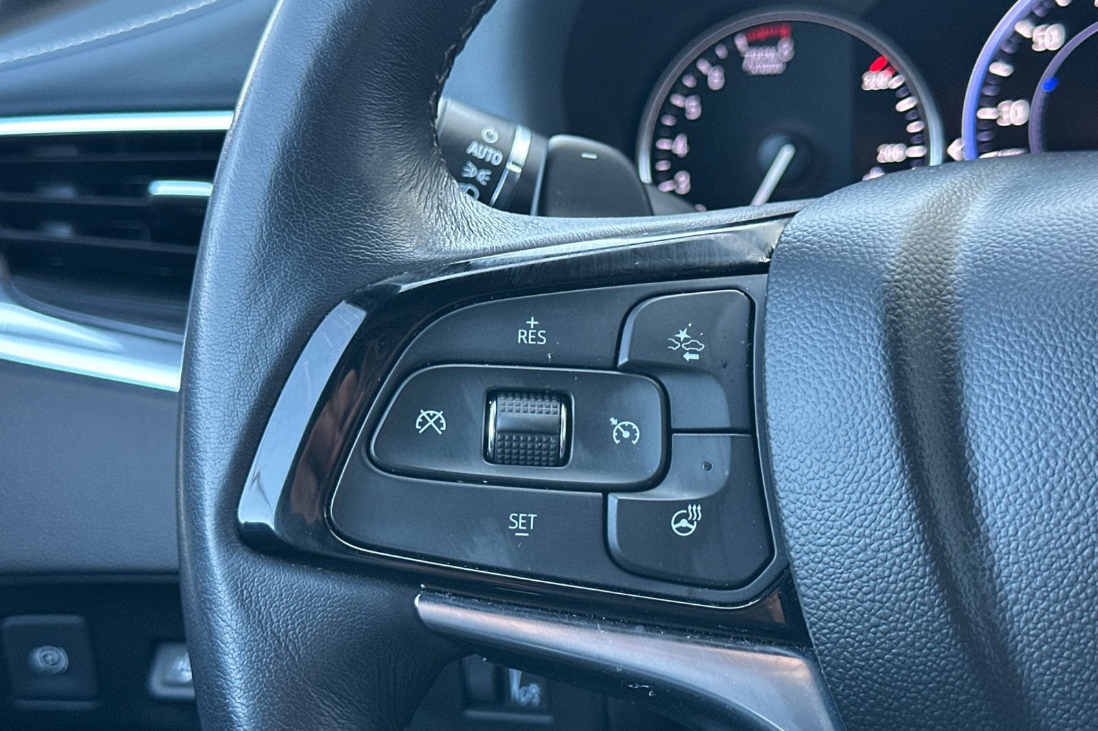 Used 2024 Buick Enclave Premium image 36