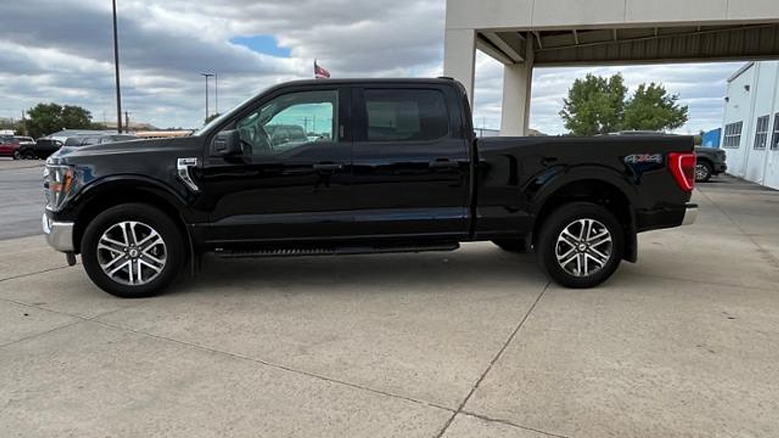 Used 2023 Ford F150 XLT w/ Equipment Group 301A Mid AWD/4WD image 9