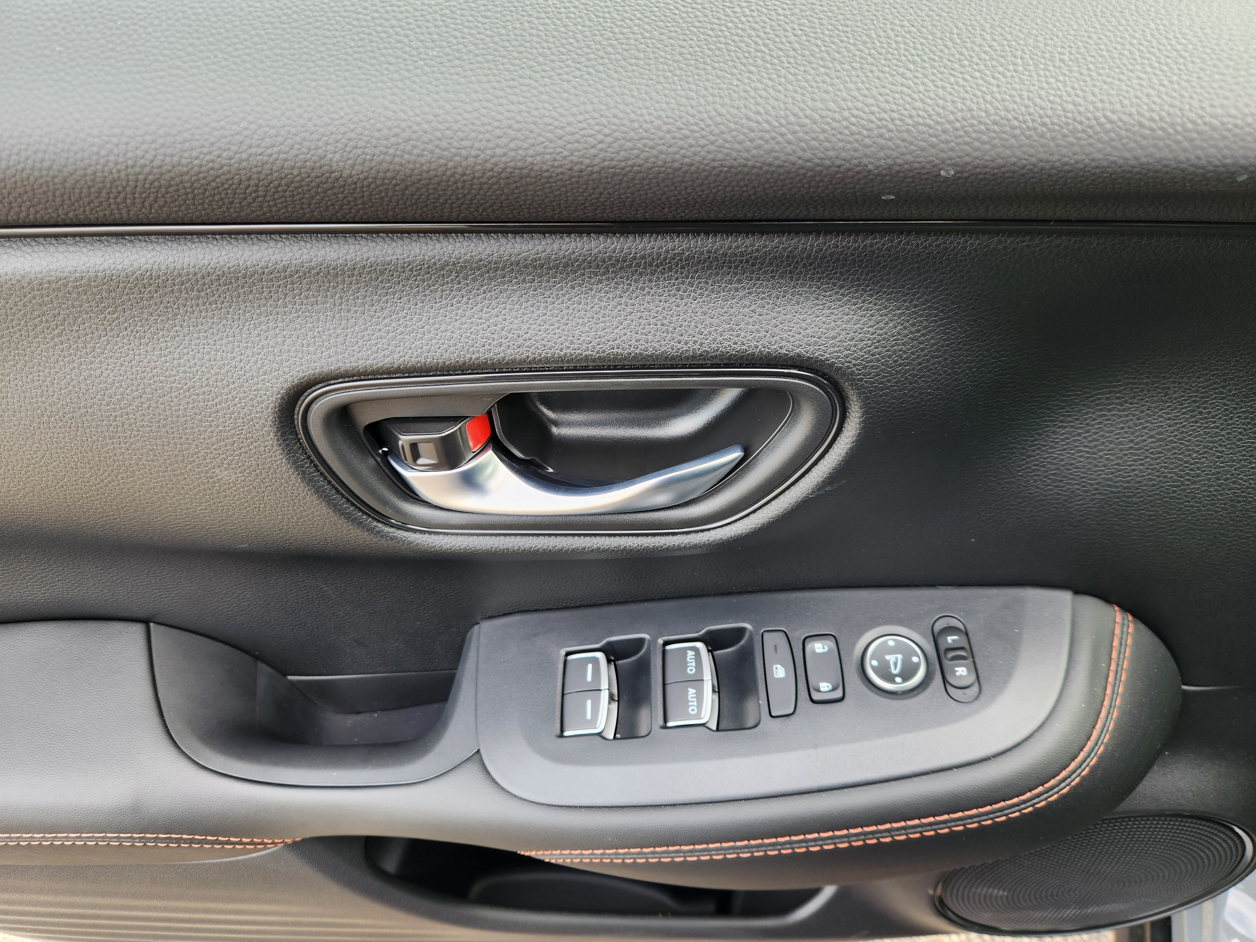 Used 2027 Honda HR-V Sport image 16
