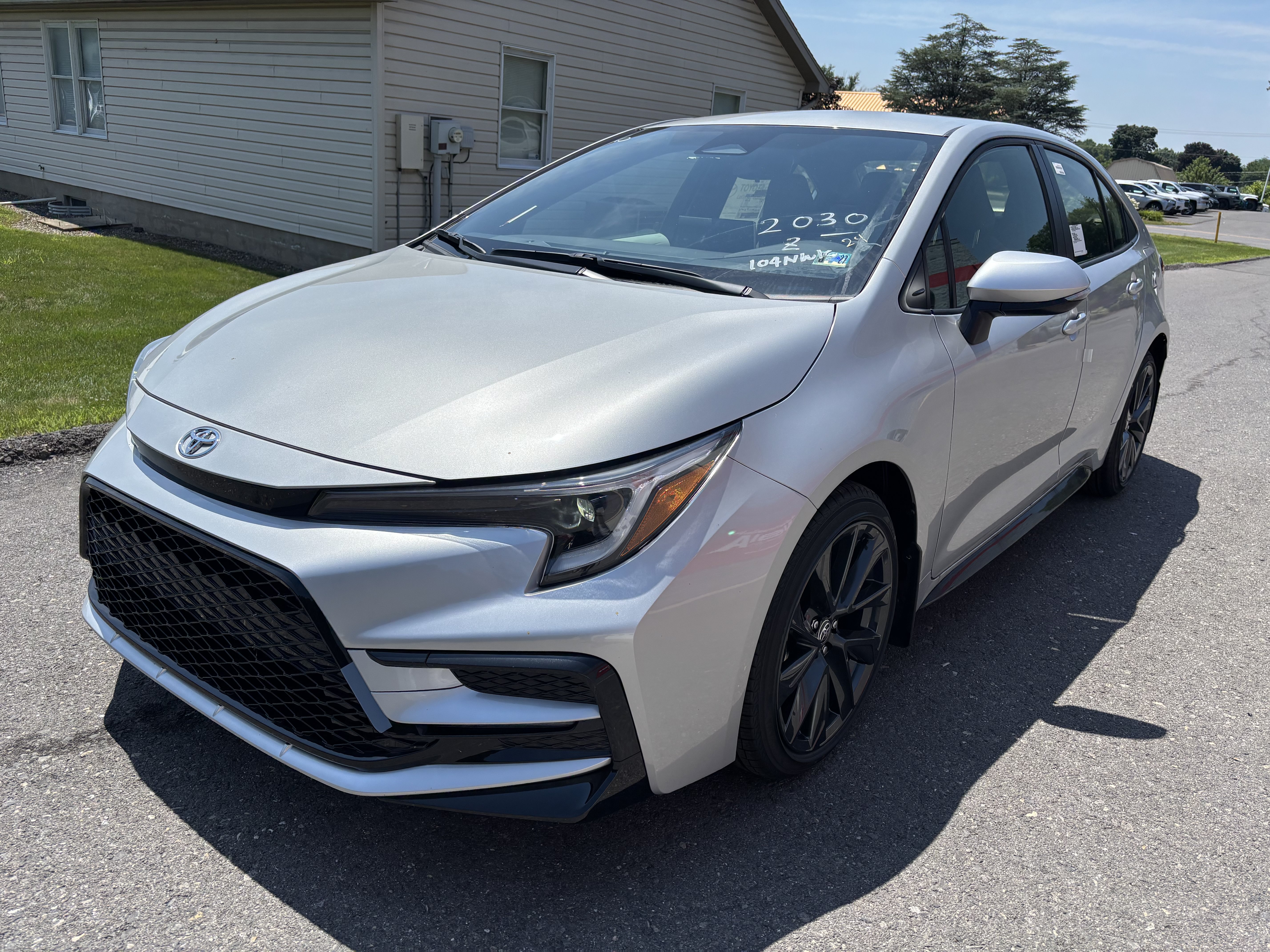 New 2026 Toyota Corolla SE w/ SE Premium Package FWD image 8