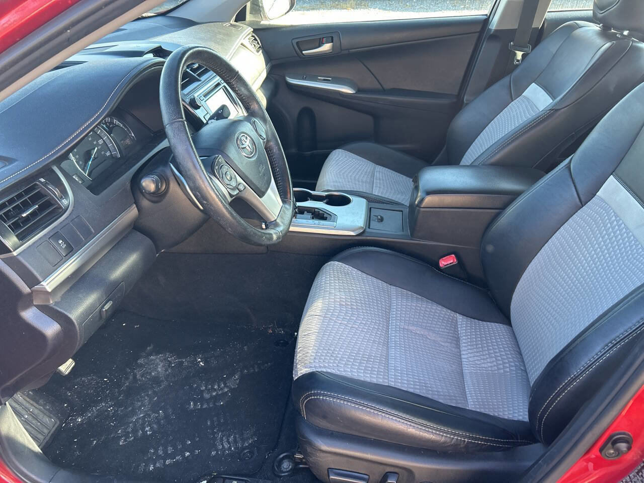 Used 2012 Toyota Camry SE image 14