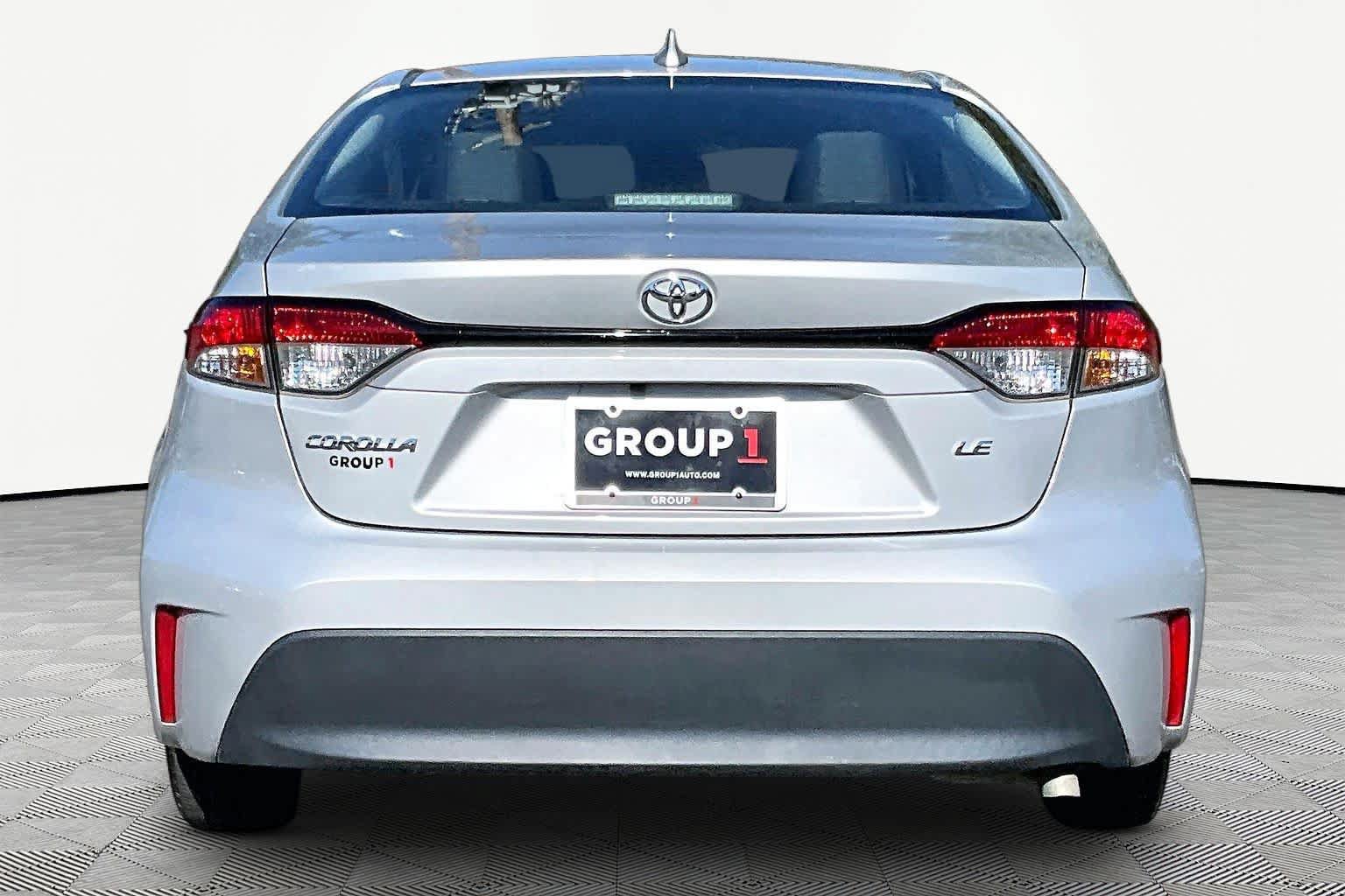 Used 2024 Toyota Corolla LE FWD image 5