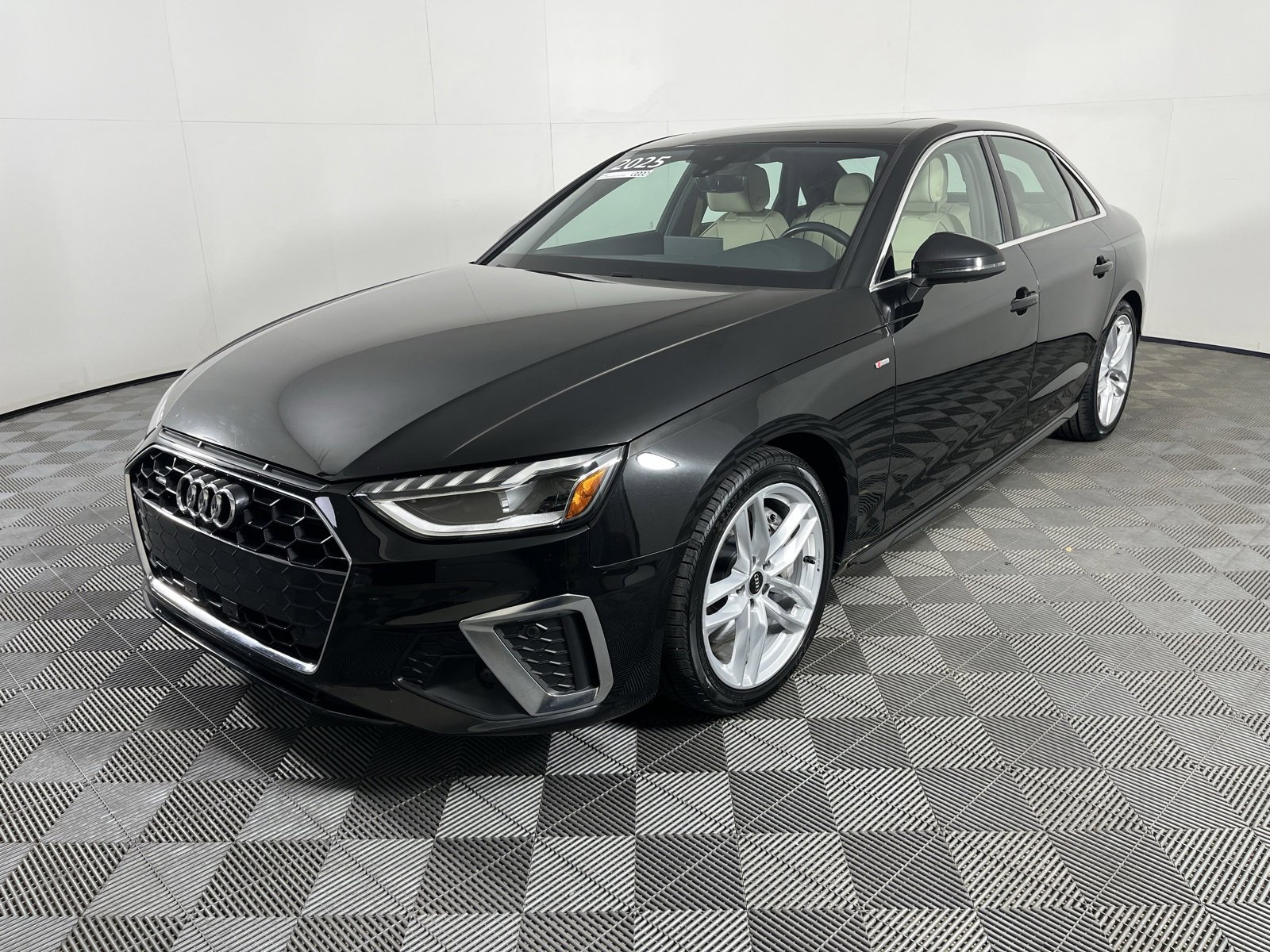 Used 2024 Audi A4 2.0T Premium Plus image 4