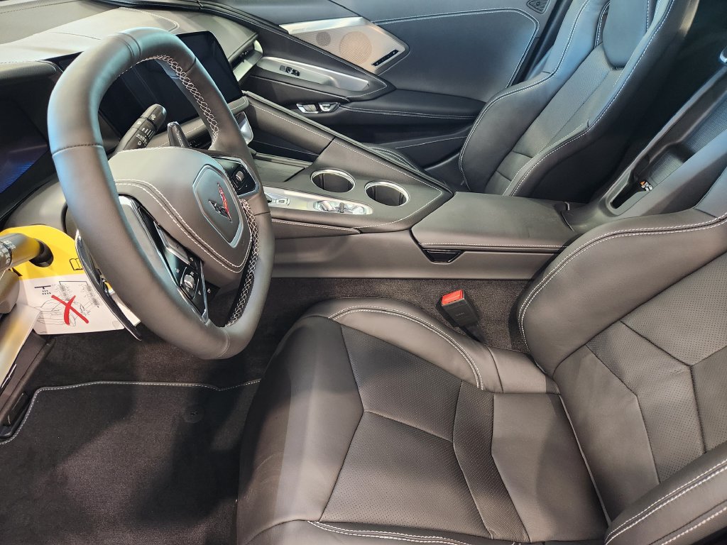 New 2027 Chevrolet Corvette Stingray Coupe w/ 2LT RWD image 9
