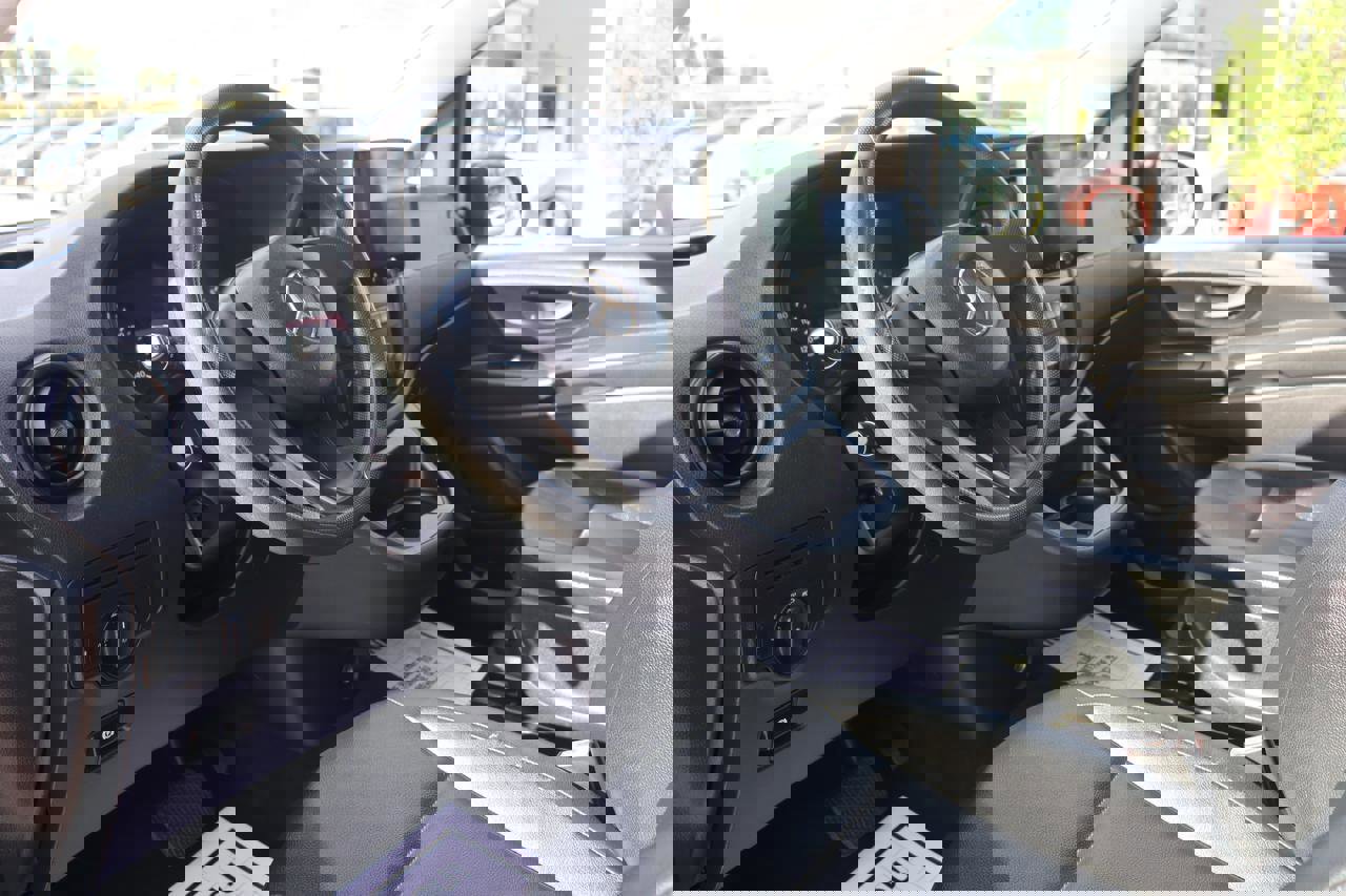 Used 2018 Mercedes-Benz Metris Passenger image 20