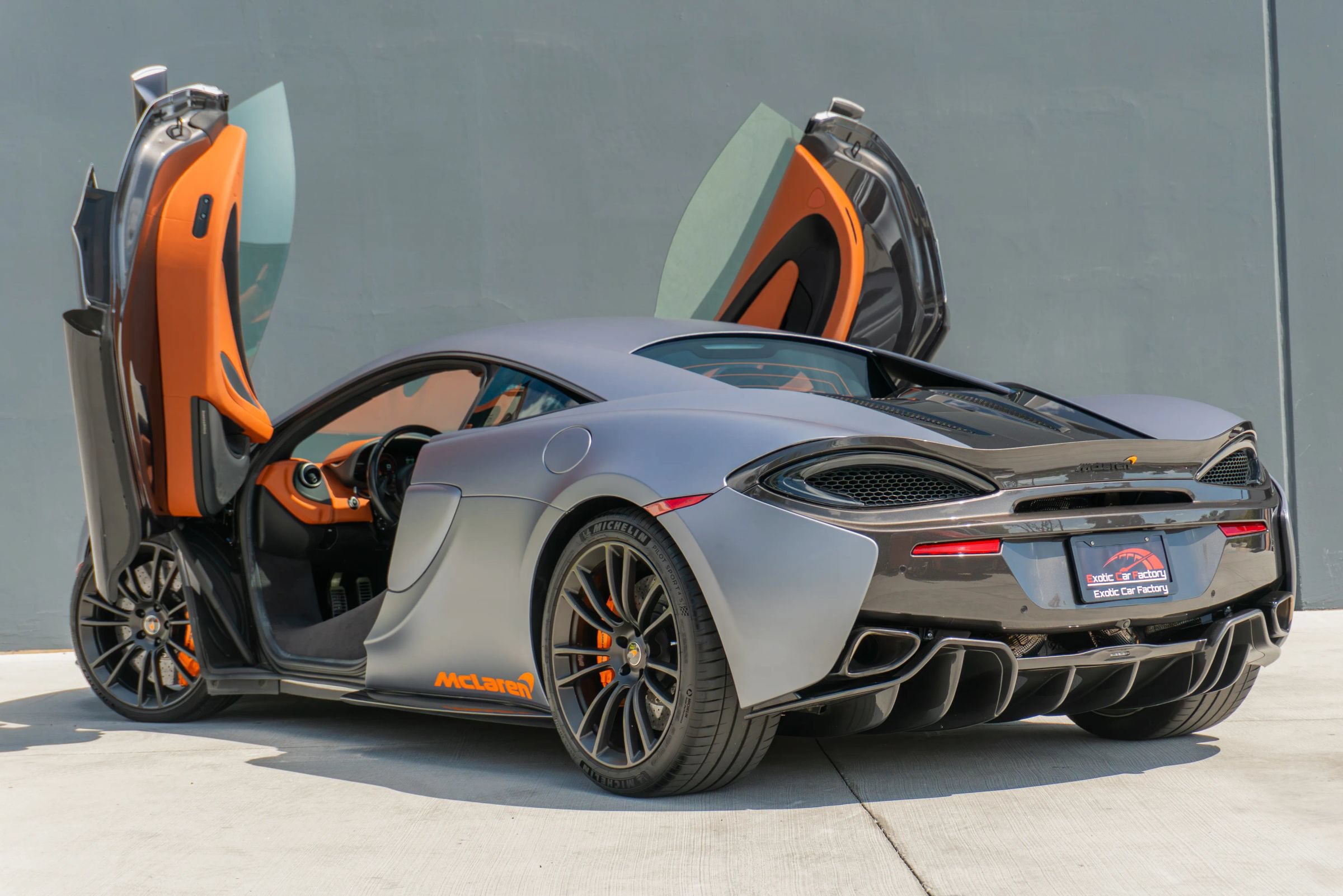 Used 2017 McLaren 570S Coupe RWD image 47